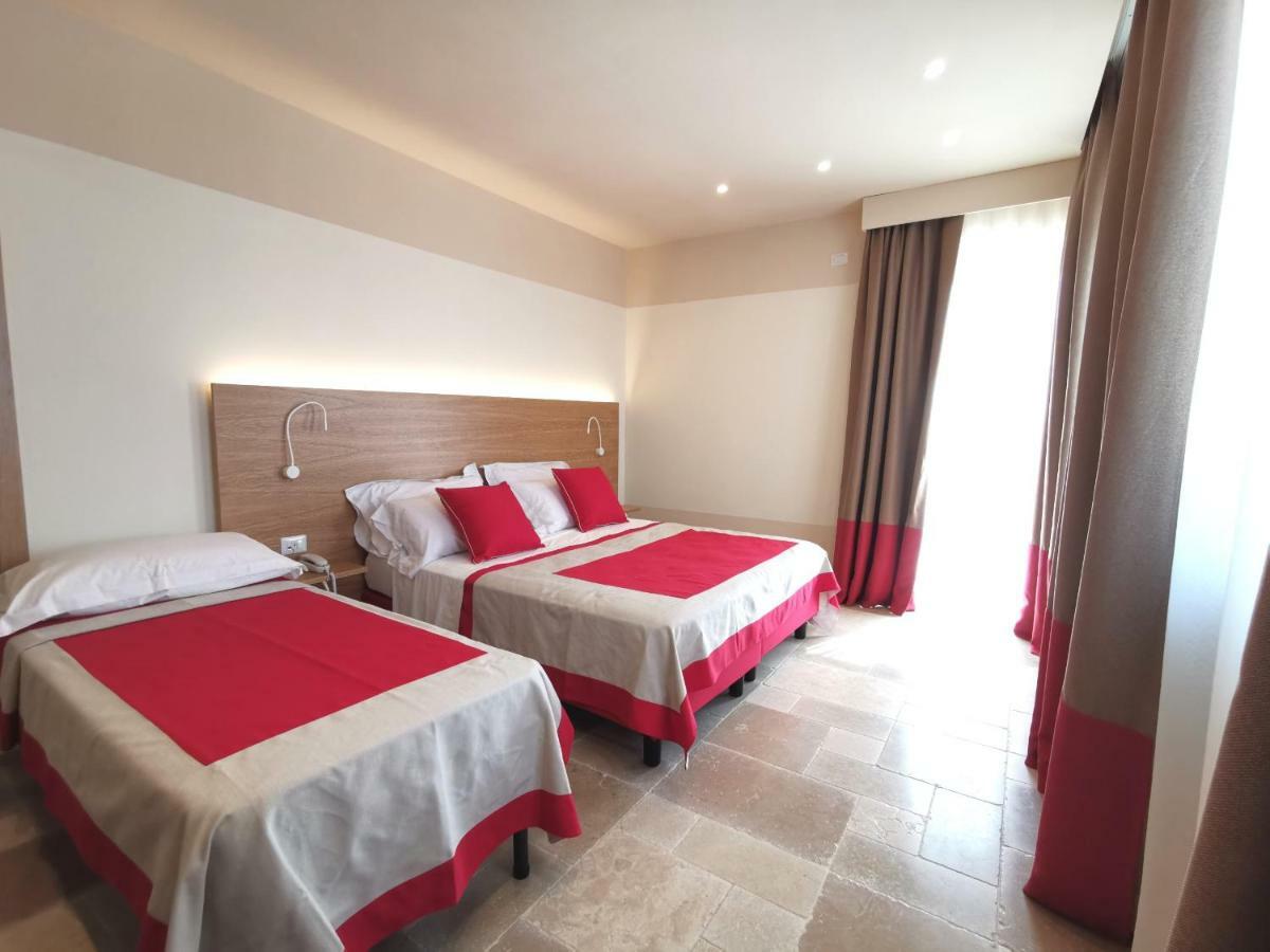 Maison Montechiaro Hostel